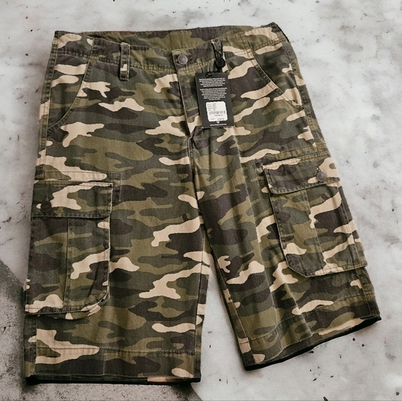 True Religion Camo Cargo Shorts NWT